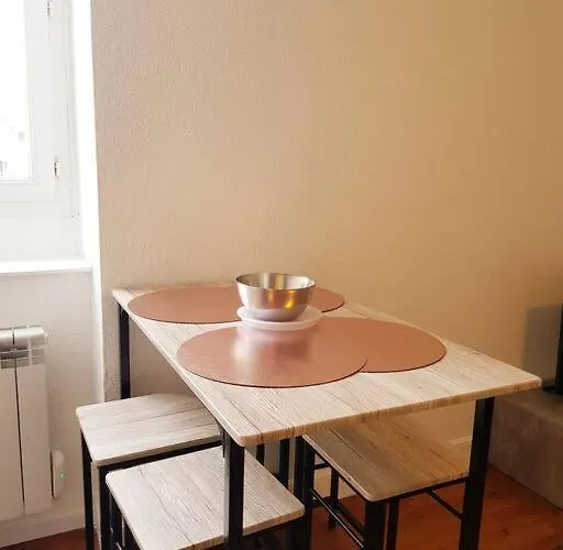 Le Jeanne 4/6 Couchages, Wifi, Sanctuaire *